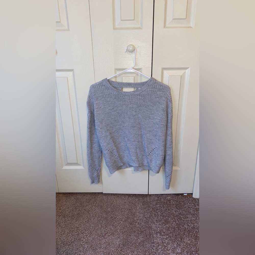 grey sweater!